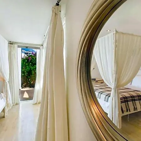 Sleeps 8 Pool Air Con Wifi *