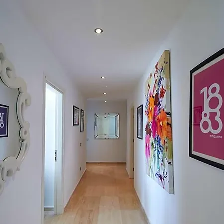 Sleeps 8 Pool Air Con Wifi Willa