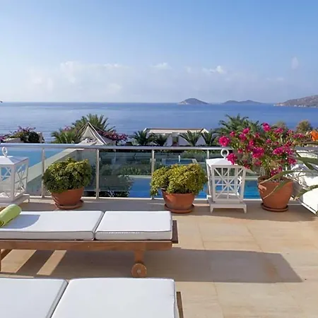 Sleeps 8 Pool Air Con Wifi