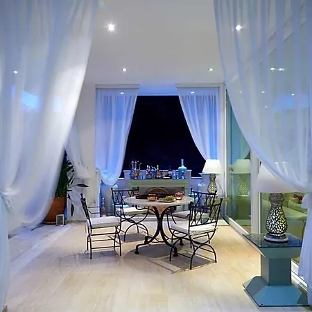 Sleeps 8 Pool Air Con Wifi Willa *