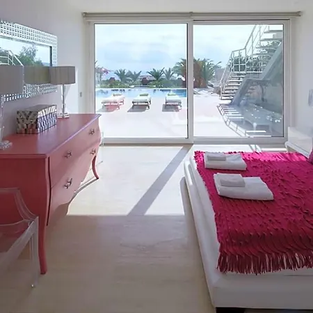 Sleeps 8 Pool Air Con Wifi *