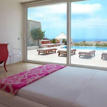 Willa Sleeps 8 Pool Air Con Wifi
