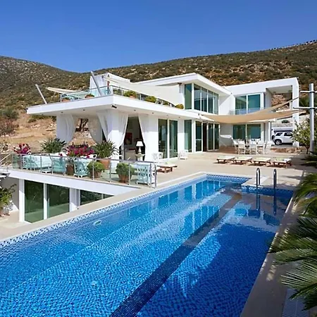 Sleeps 8 Pool Air Con Wifi Willa *
