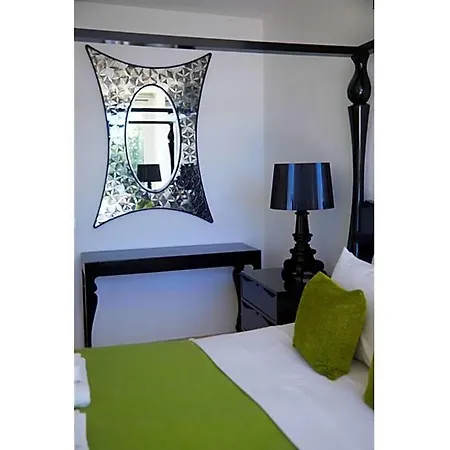Willa Sleeps 8 Pool Air Con Wifi