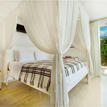 Sleeps 8 Pool Air Con Wifi Villa