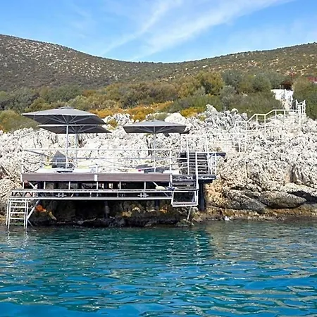 Sleeps 8 Pool Air Con Wifi Kalkan